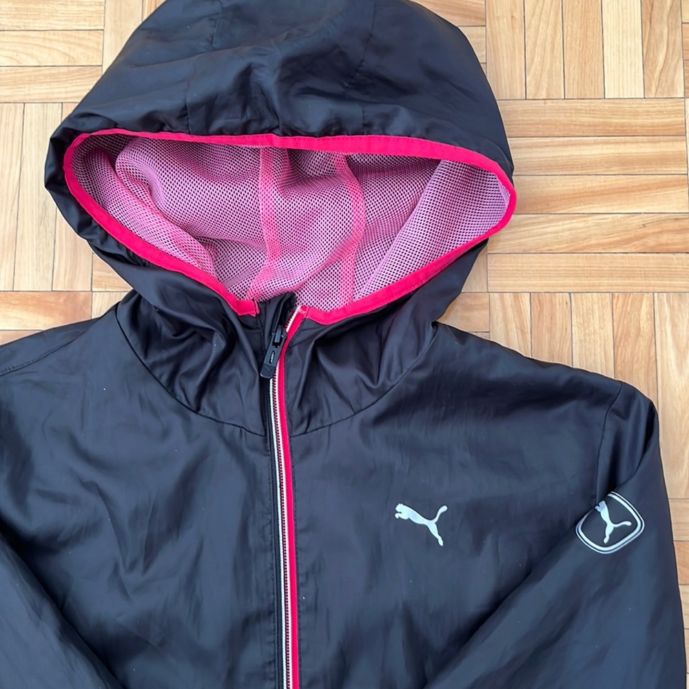 Puma coat small - Picture 3 of 8